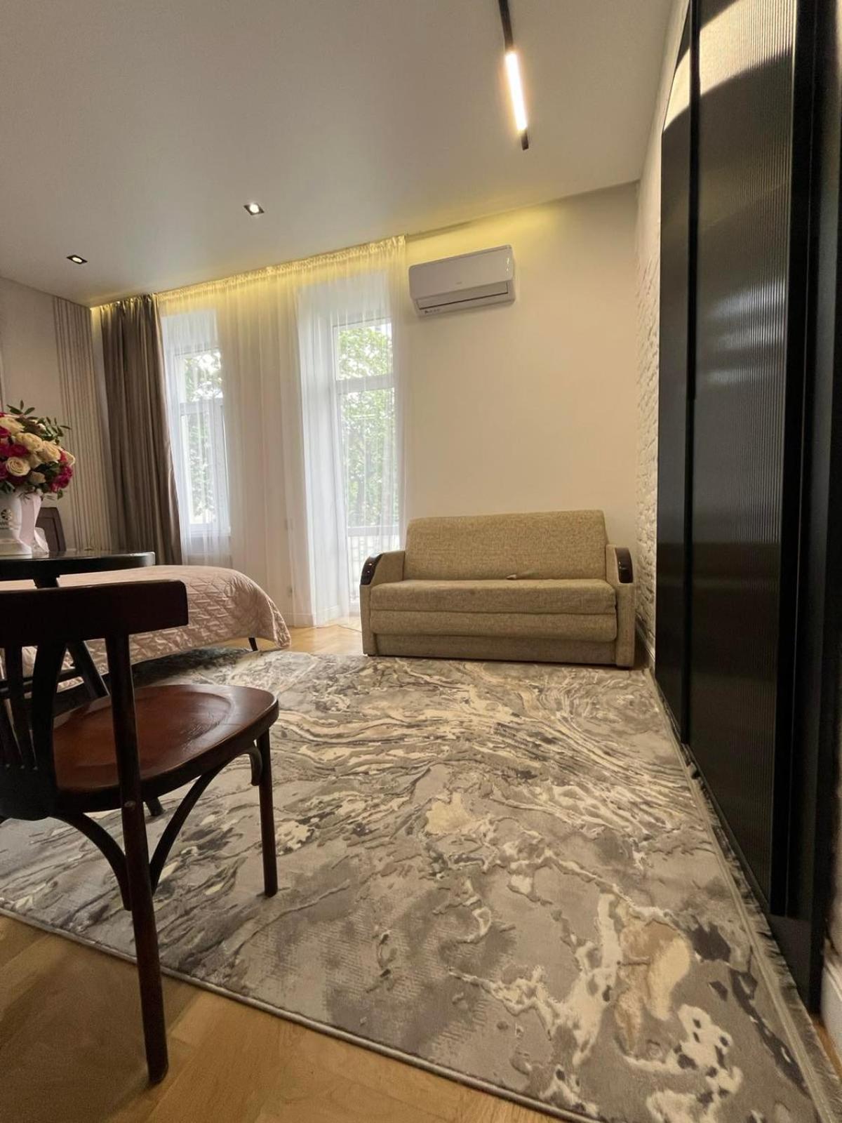 Favorit Apartments 1 Кім Безкоштовна Парковка Центр З Балконом Не Далеко Від Ж Д Вокзалу Звітні Документи Lemberg Exterior foto